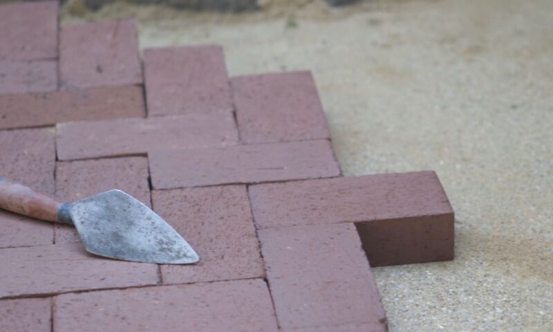 prikaz izgradnje staze od starih cigala